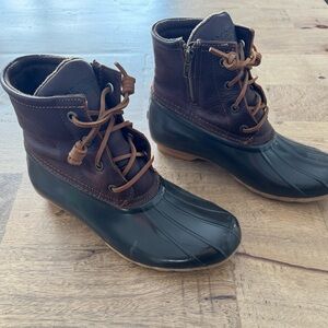 Womens SPERRY SALTWATER Duck Boots Shoes Size 8 Tan/Dk Brown leather rubber